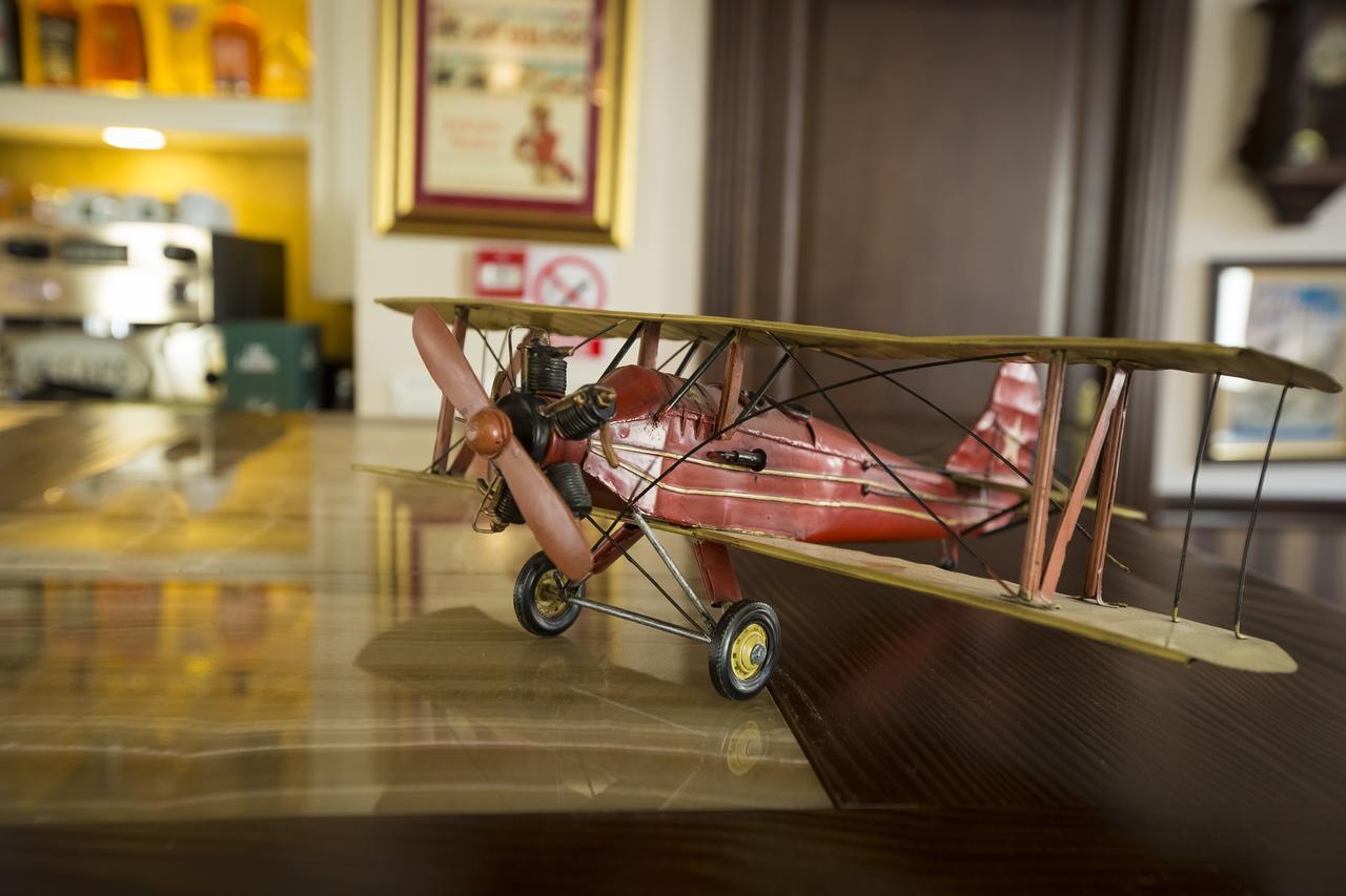 Hotel Aviator Boutique Otopeni Eksteriør billede