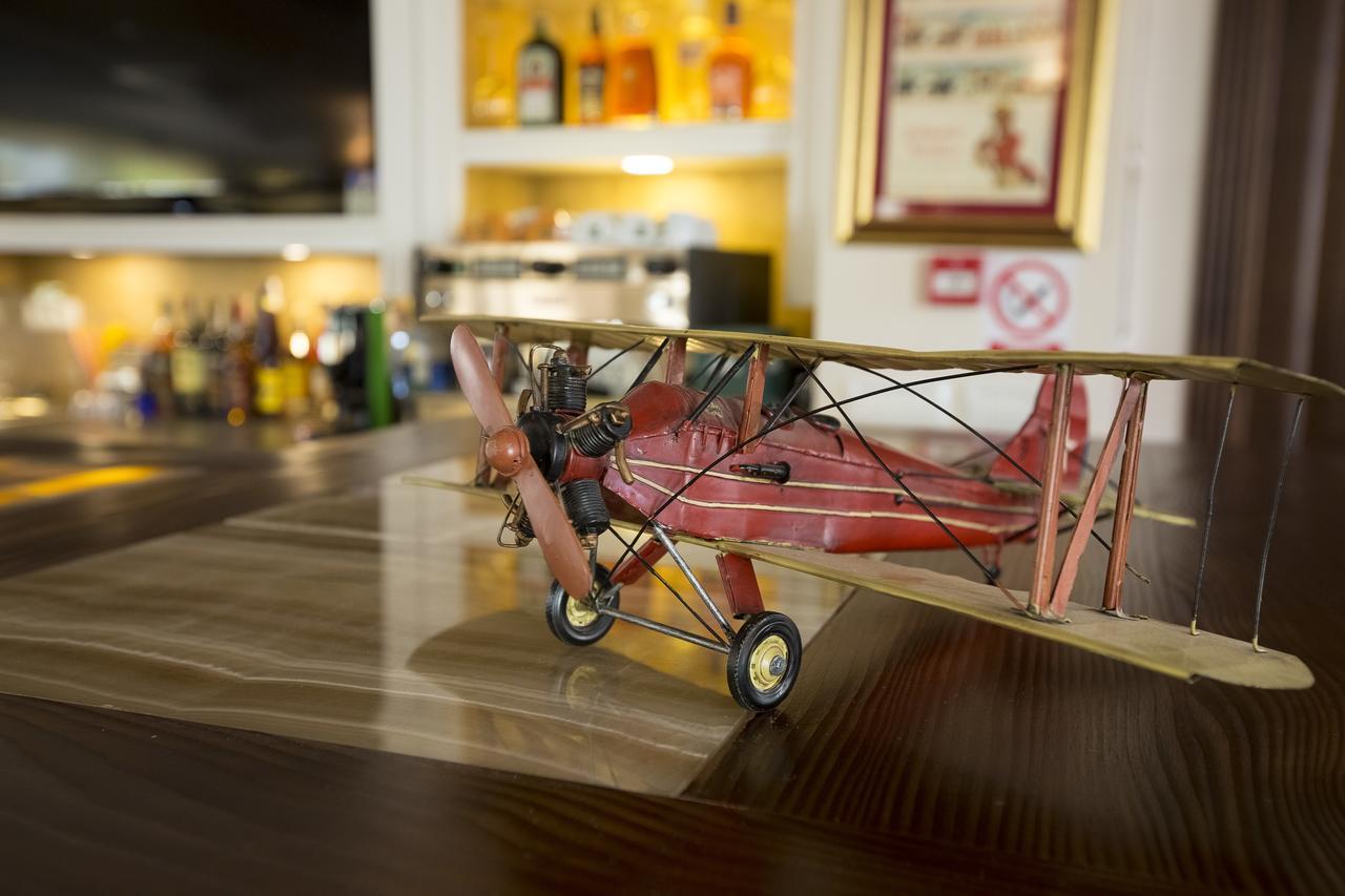 Hotel Aviator Boutique Otopeni Eksteriør billede